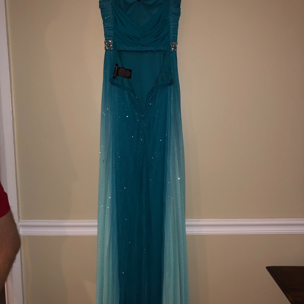 Prom Dress - Long - Picture 4 of 5